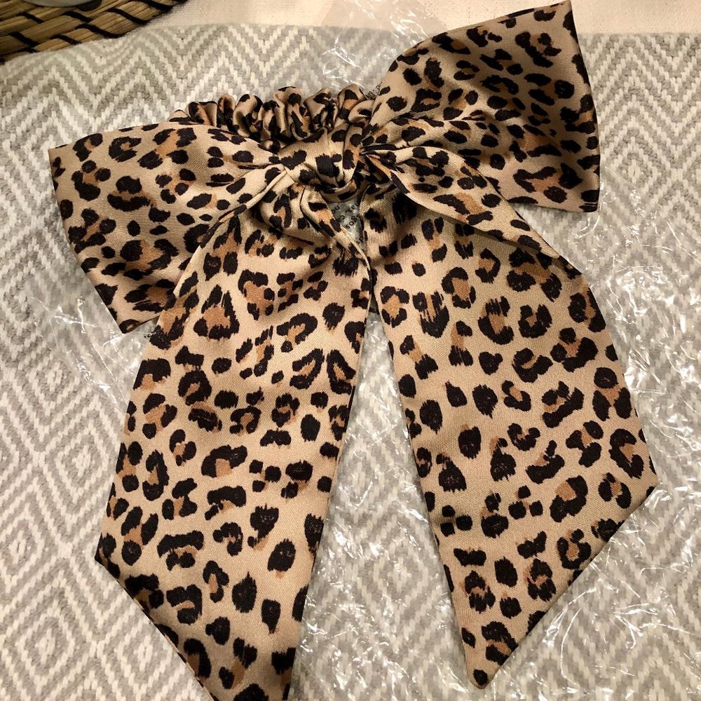 NEW - J.Crew Satin scrunchie with bow - Picture 2 of 3
